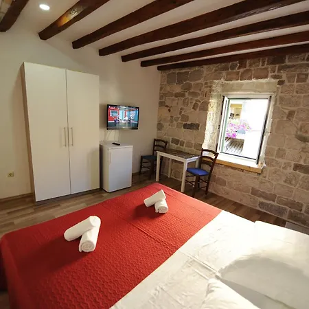 Gæstehus Center Split