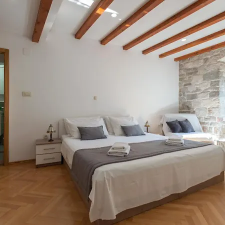 Gæstehus Center Split