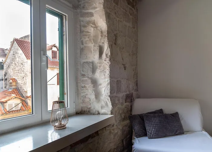 Guest house Top Center Split