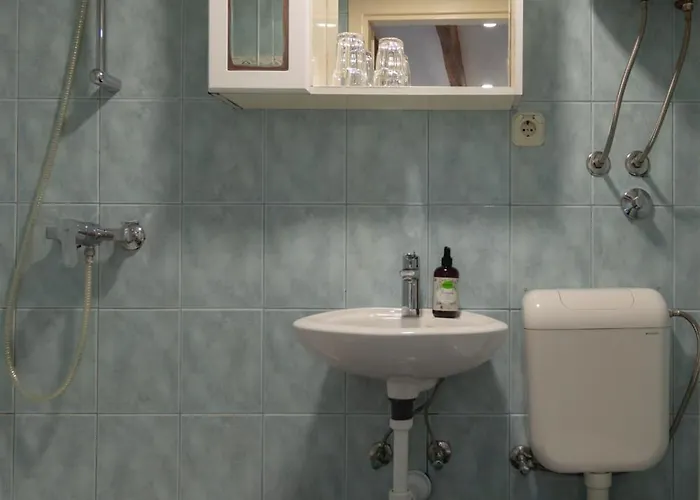 Top Center Guest house